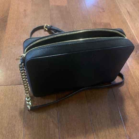 Michael Kors Women's Jet Set Item East West Crossbody - Picture 2 of 2